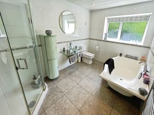 Bathroom - click for photo gallery